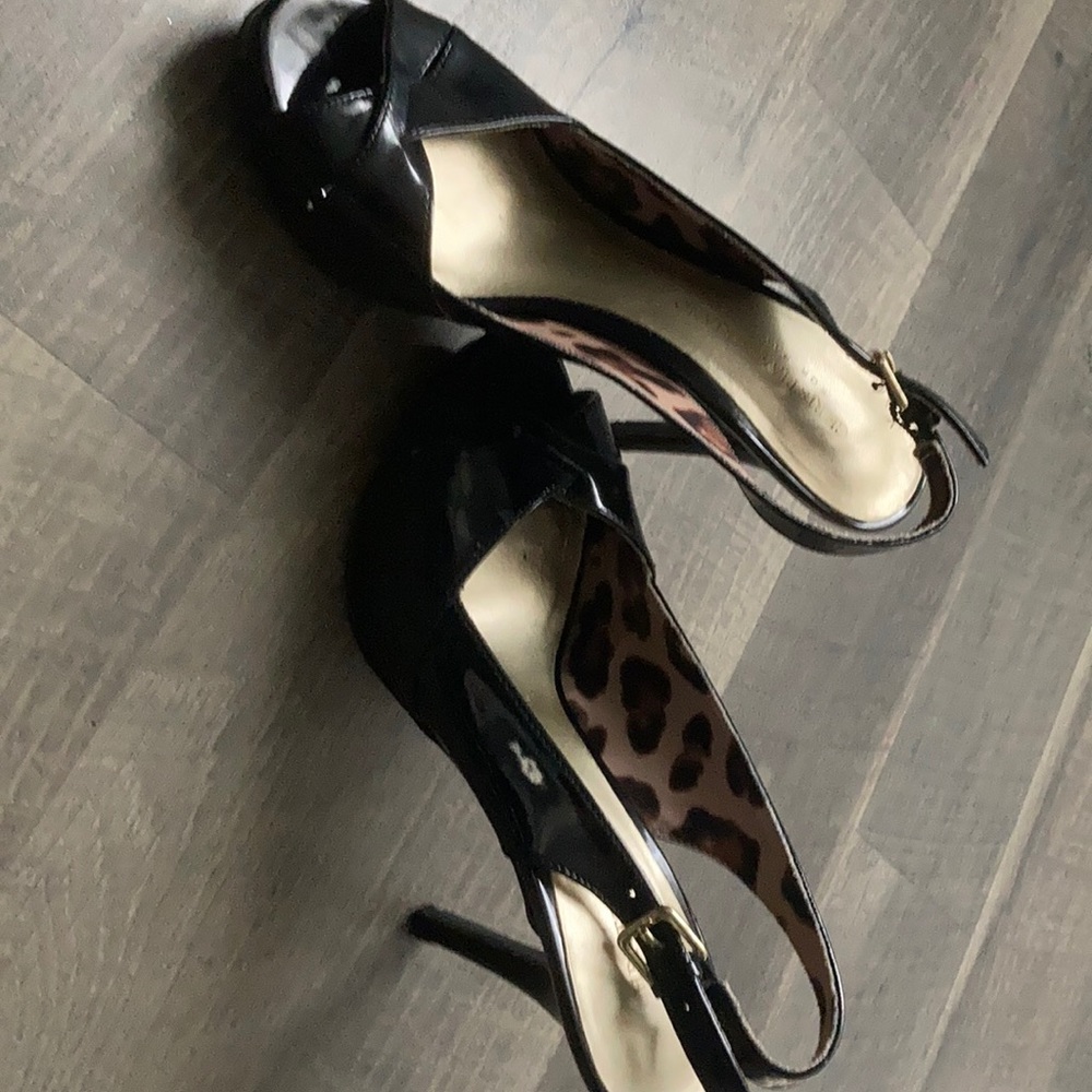 Black open toed pump